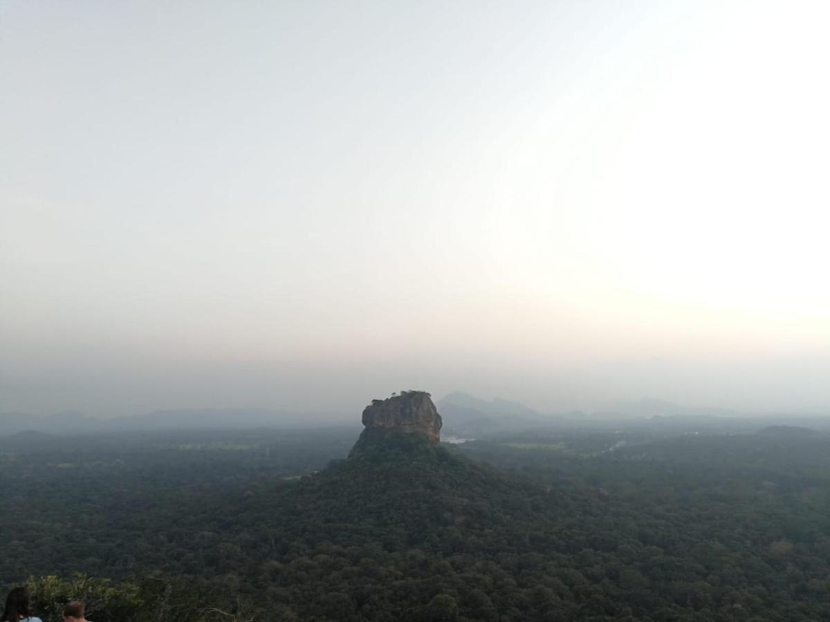 Lak View Family Resort Dambulla Buitenkant foto